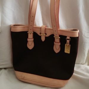 Dooney & Bourke Purse